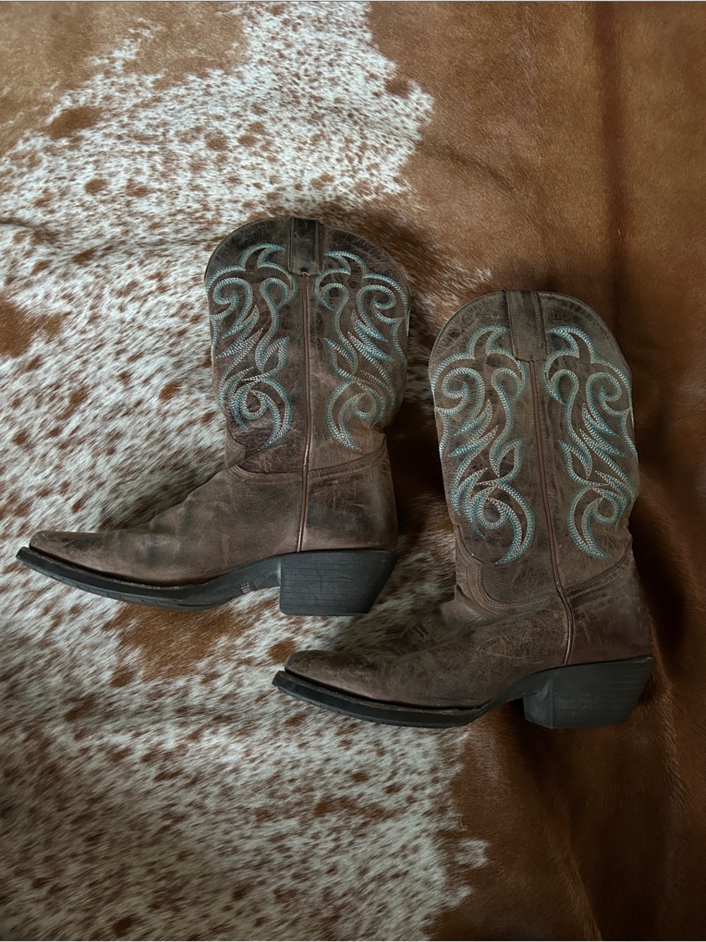 Shyanne Brown Leather Western Boots with Turquoise Embroidery